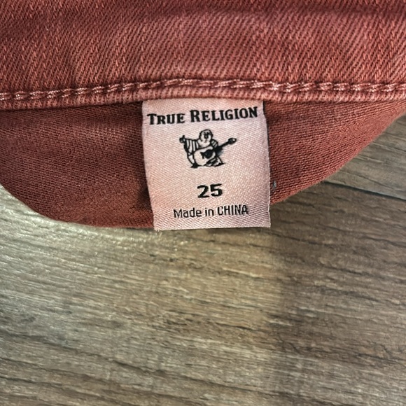 MAKE AN OFFER!! TRUE RELIGION DENIM SHORTS - Picture 2 of 3